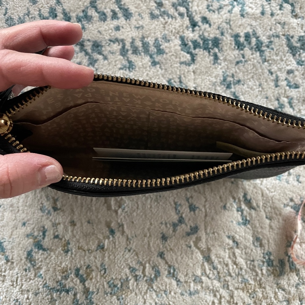 Kate Spade wristlet - Picture 4 of 6